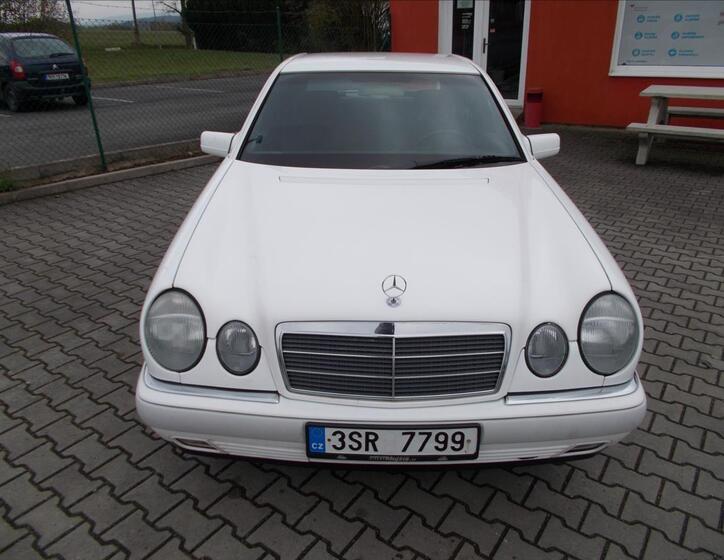 Mercedes-Benz Třídy E 3