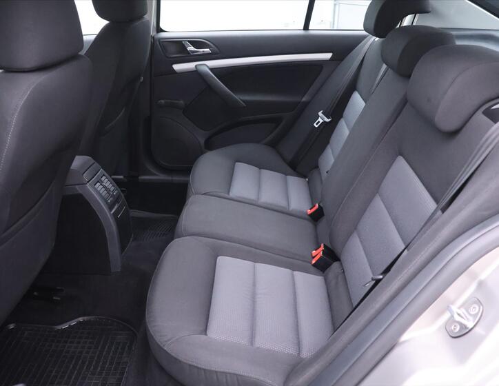 Škoda Octavia 14