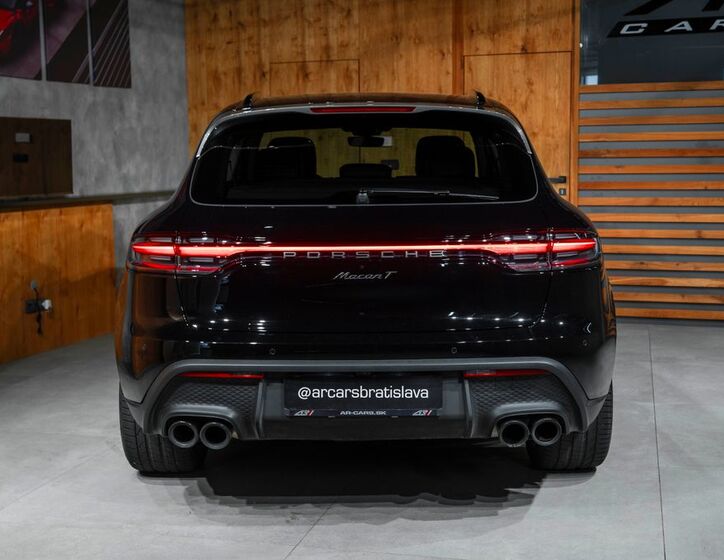 Porsche Macan 35