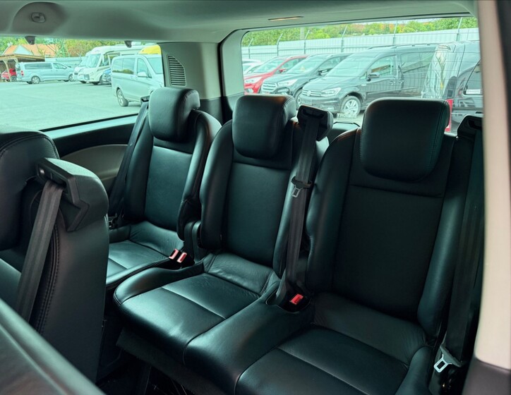 Ford Tourneo Custom 22