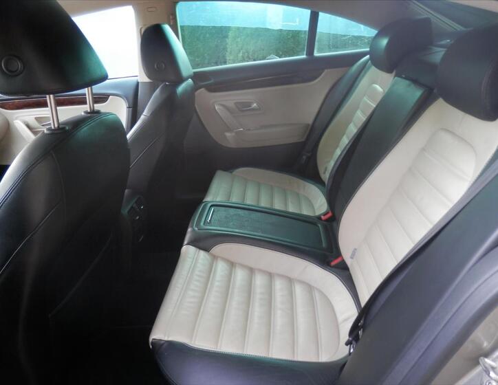 Volkswagen Passat CC 11
