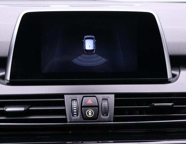 BMW Řada 2 23