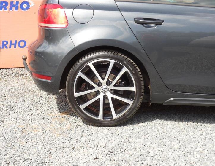 Volkswagen Golf 9