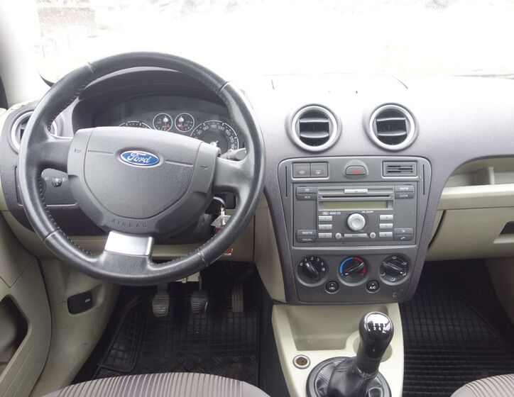 Ford Fusion 9