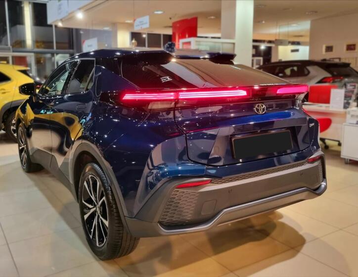 Toyota C-HR 6