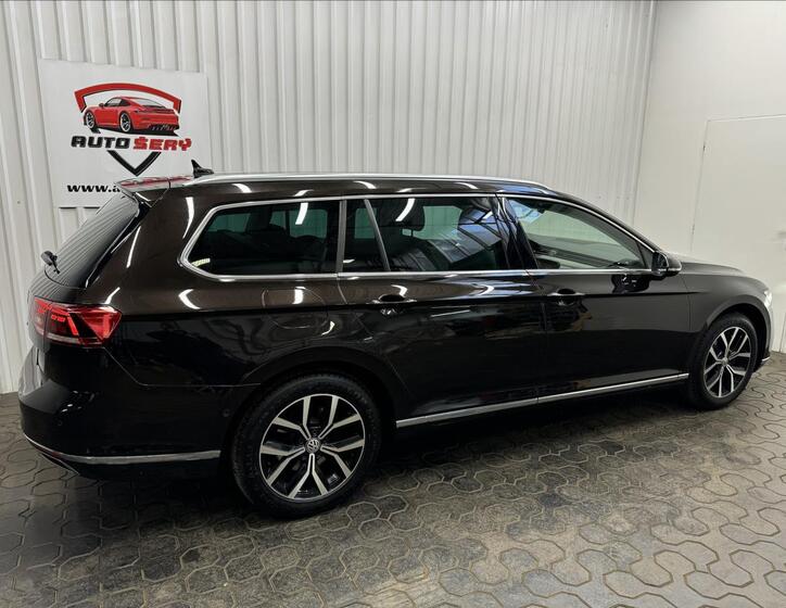 Volkswagen Passat 9