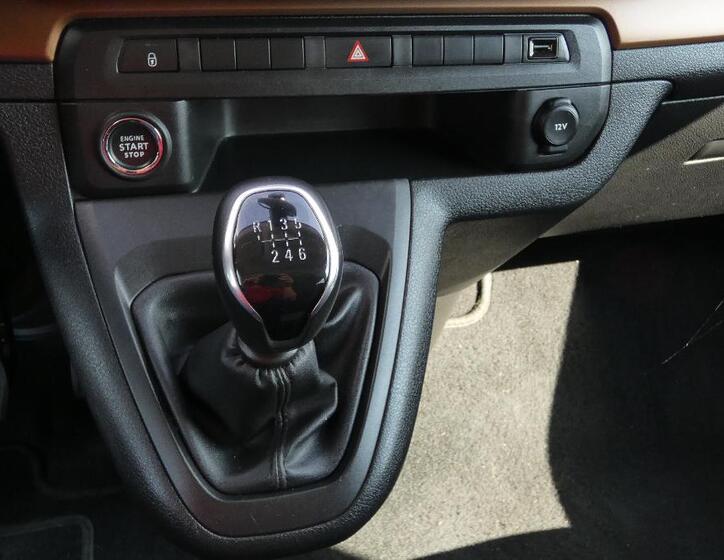 Toyota ProAce 16