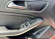 Mercedes-Benz GLA 12