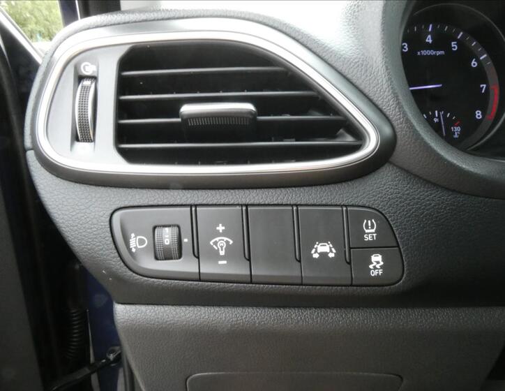 Hyundai i30 33