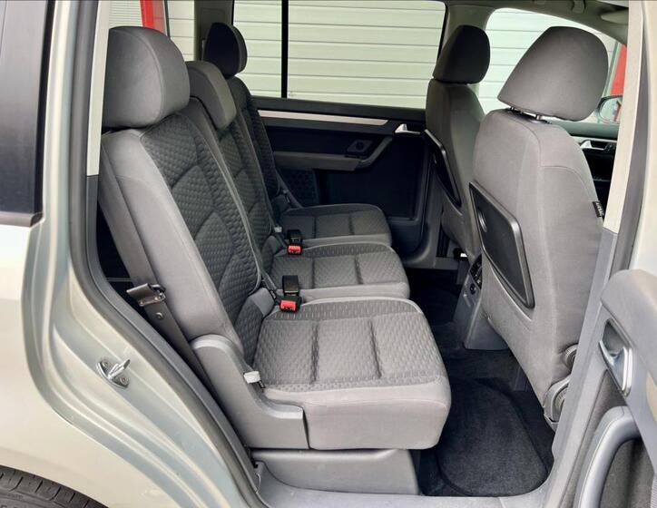 Volkswagen Touran 17