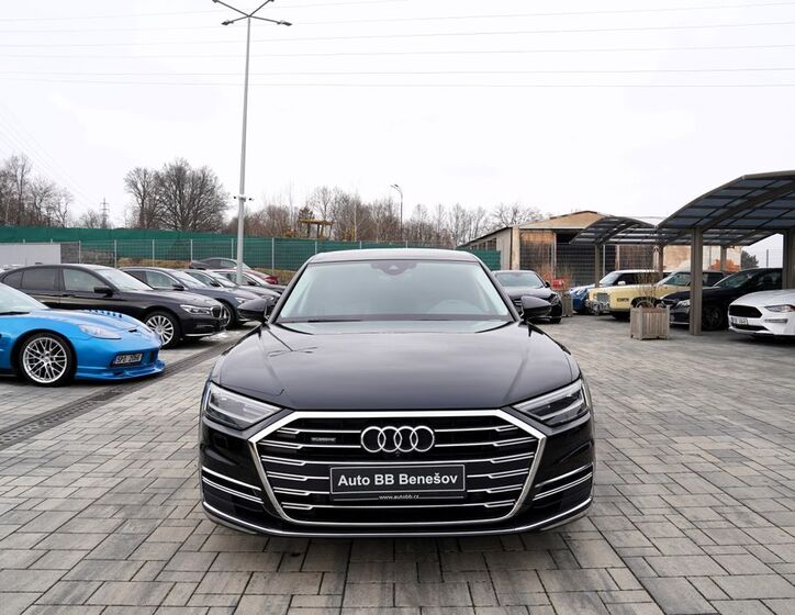 Audi A8 1