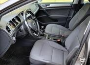 Volkswagen Golf 24