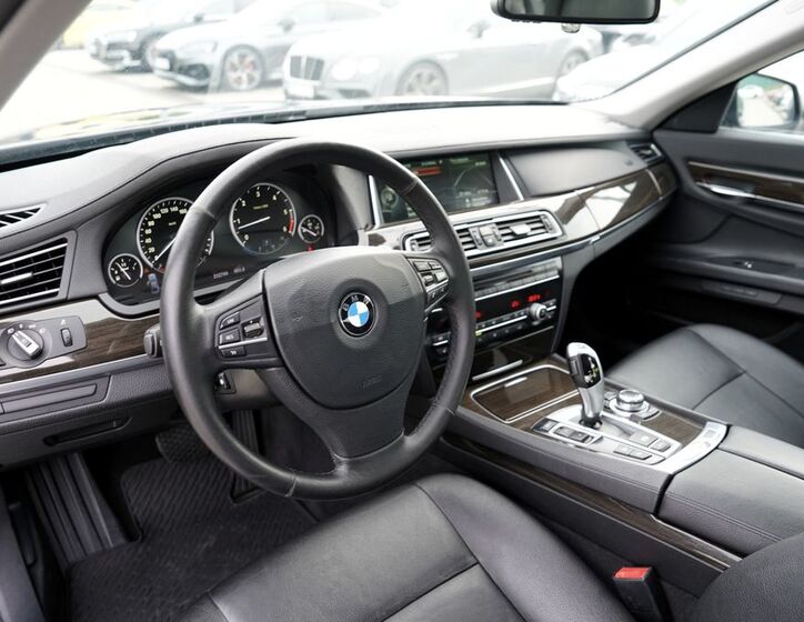BMW Řada 7 22