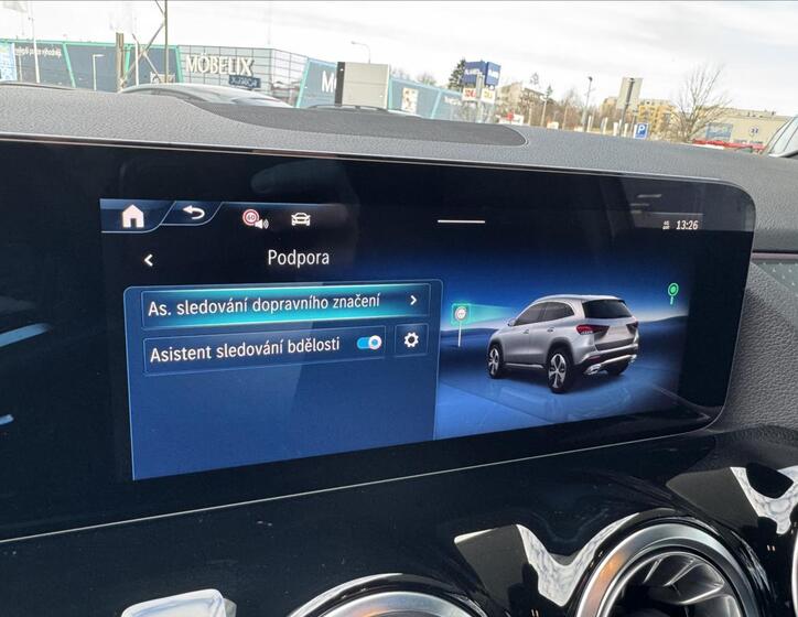Mercedes-Benz GLA 17