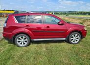 Mitsubishi Outlander 2