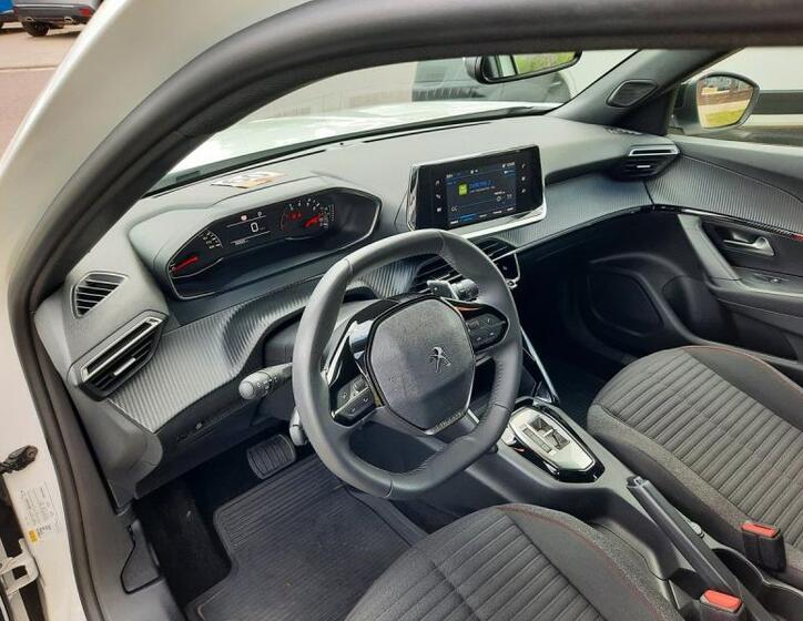 Peugeot 2008 13