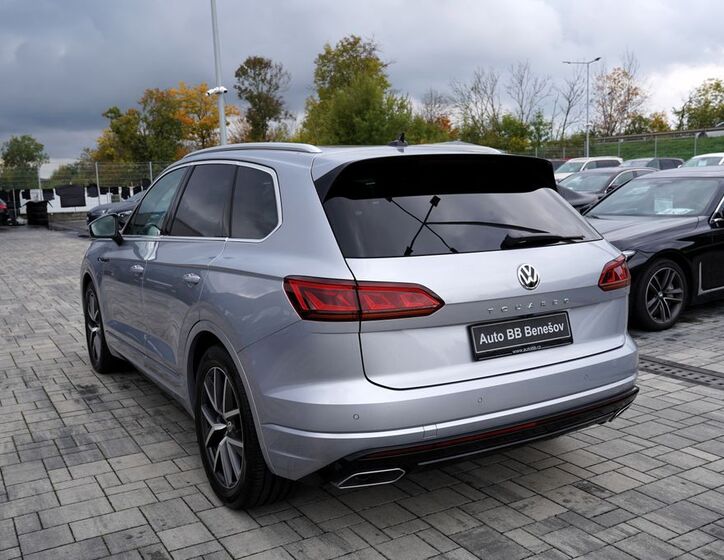 Volkswagen Touareg 4