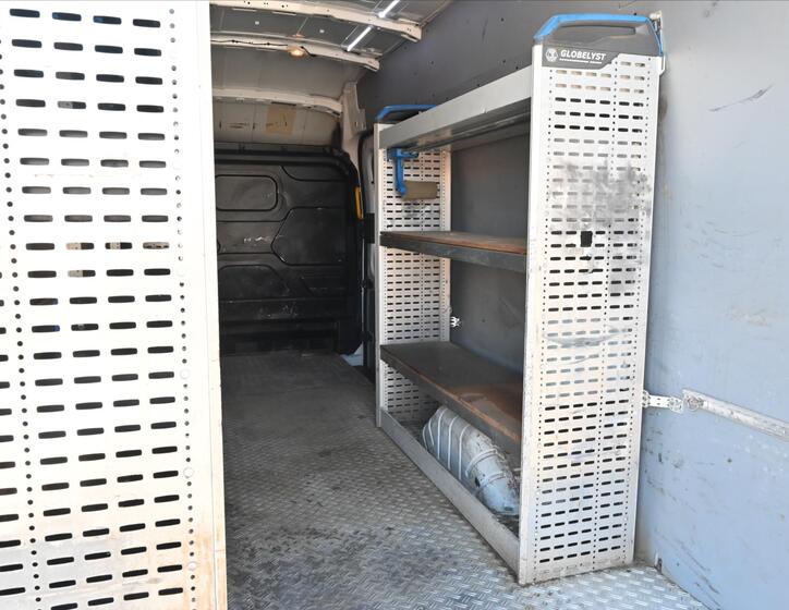 Ford Transit 9
