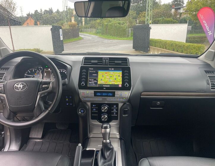 Toyota Land Cruiser 16