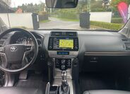 Toyota Land Cruiser 16