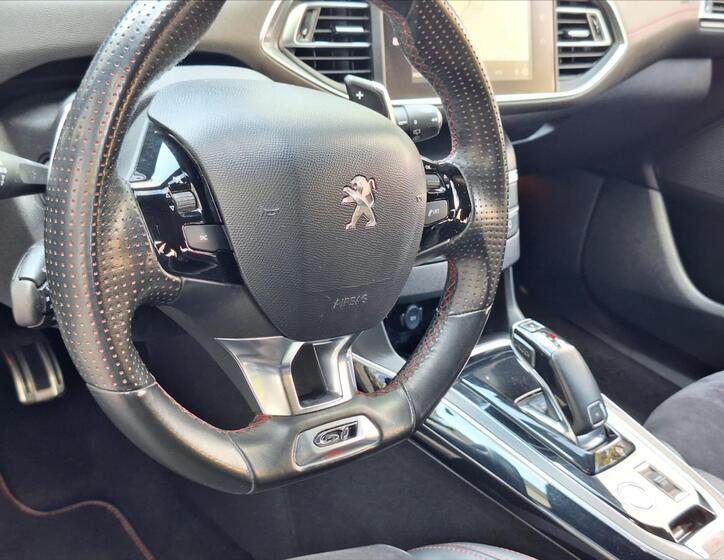 Peugeot 308 8