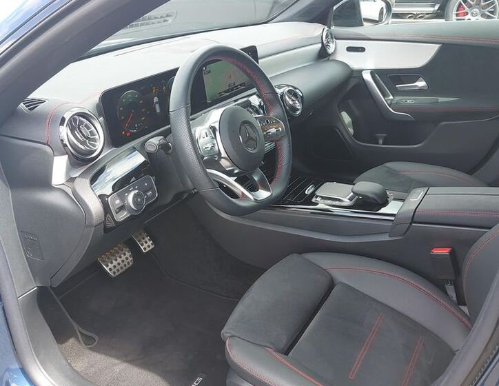 Mercedes-Benz CLA 9