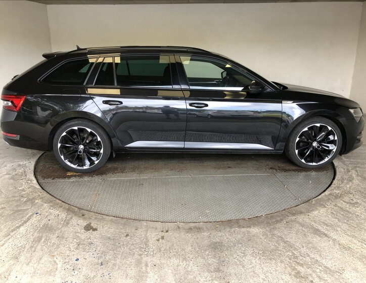 Škoda Superb 8