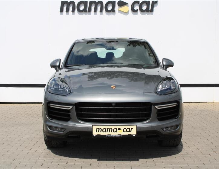Porsche Cayenne 2