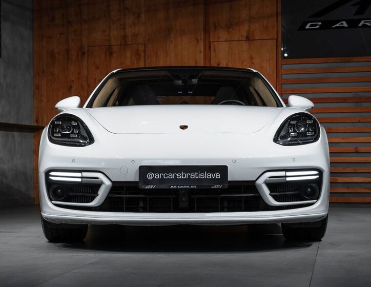Porsche Panamera 7