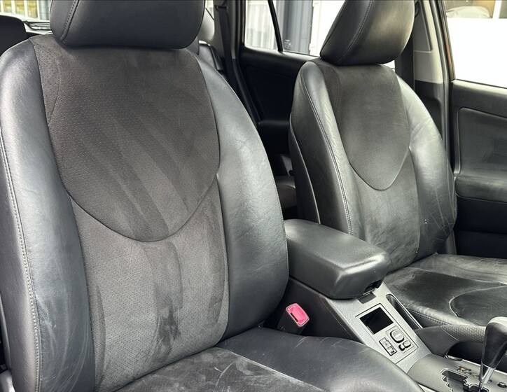 Toyota RAV4 16