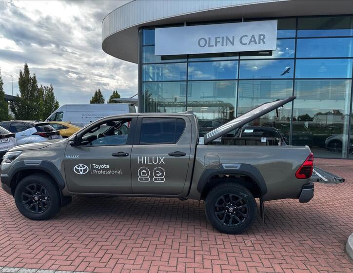 Toyota Hilux 5