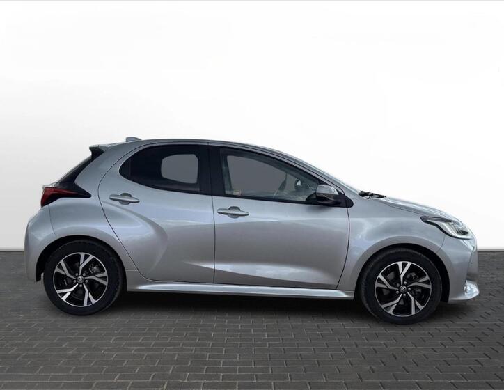 Toyota Yaris 8
