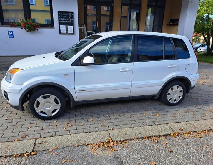 Ford Fusion 4