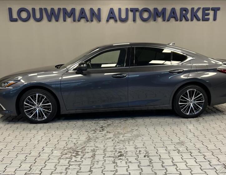 Lexus ES 300h 3