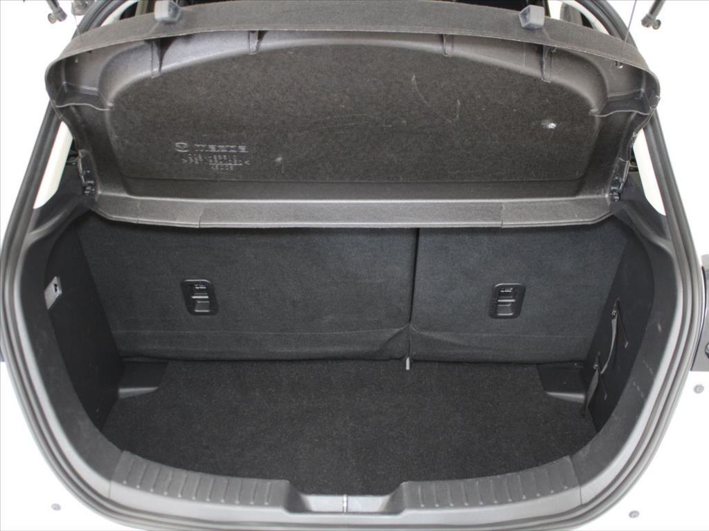 Mazda 2 22