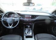 Opel Insignia 9