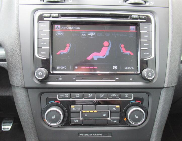 Volkswagen Golf 11