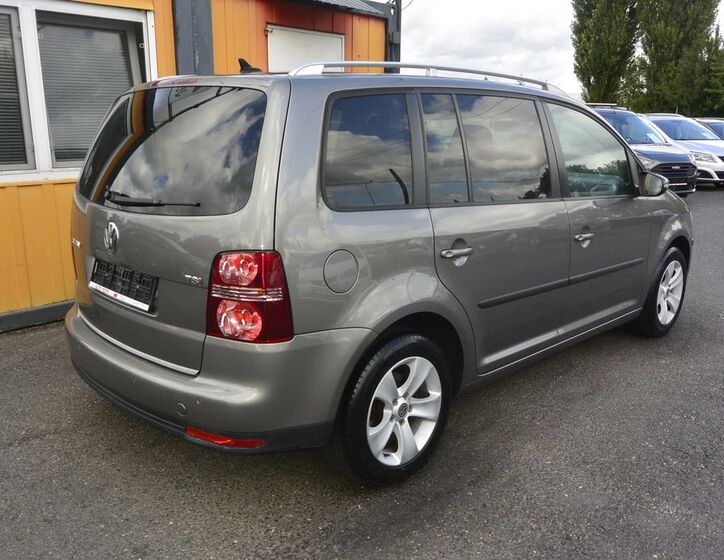Volkswagen Touran 5