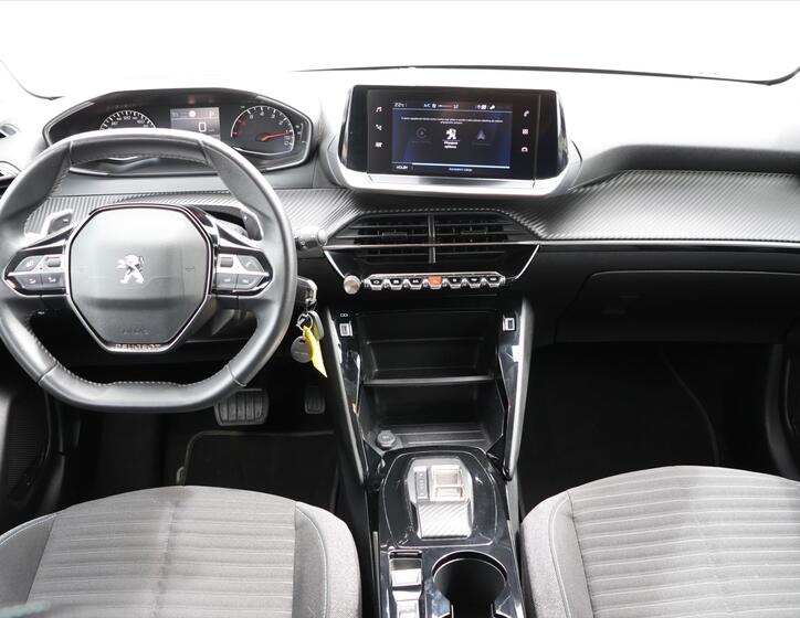 Peugeot 208 32