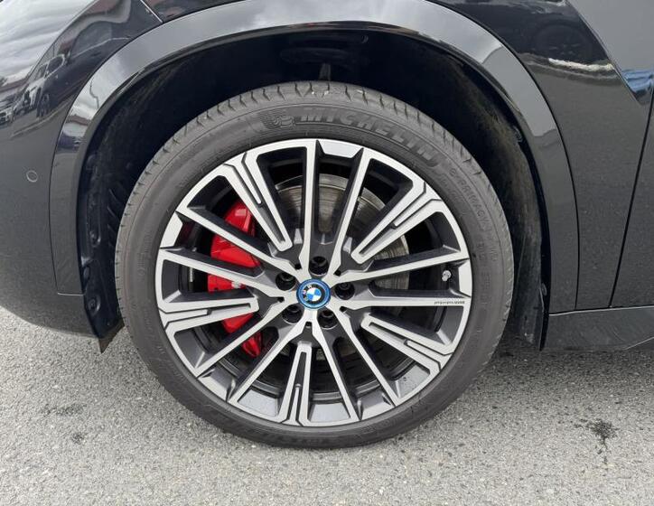 BMW iX1 4
