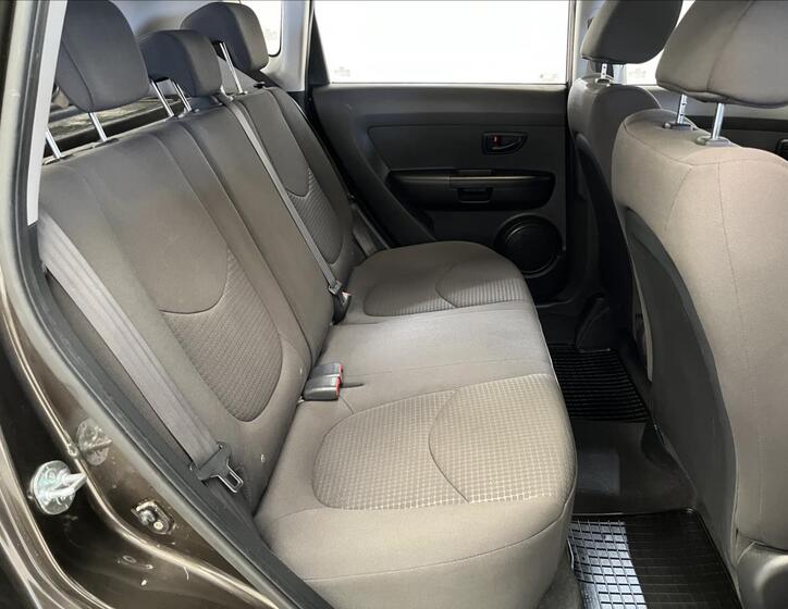 KIA Soul 16