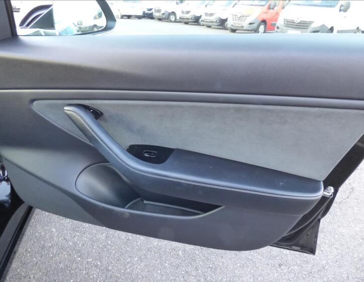 Tesla Model 3 48