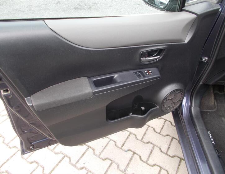 Toyota Yaris 25
