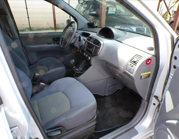 Hyundai Matrix 17