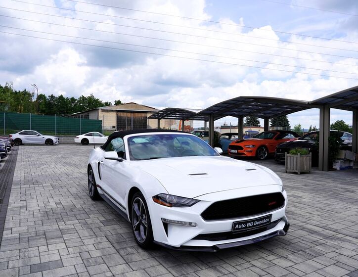 Ford Mustang 8