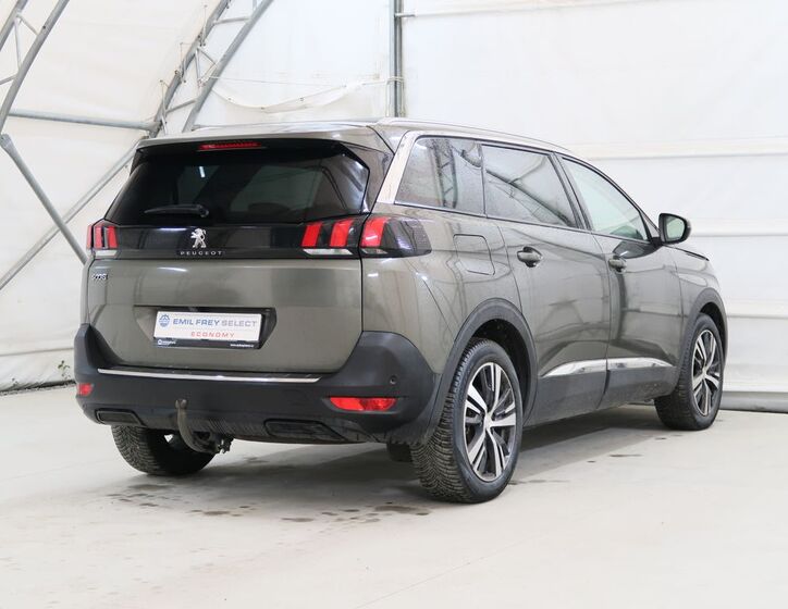 Peugeot 5008 6