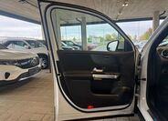 Mercedes-Benz EQB 9