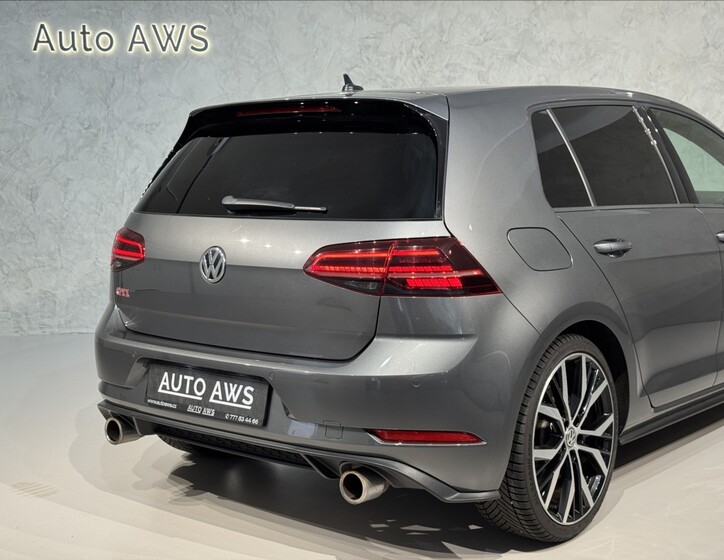 Volkswagen Golf 12