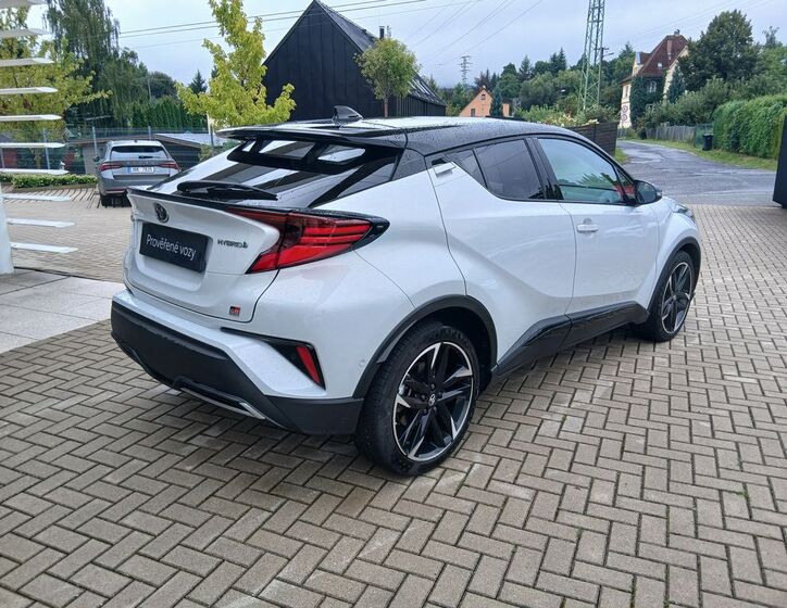 Toyota C-HR 6