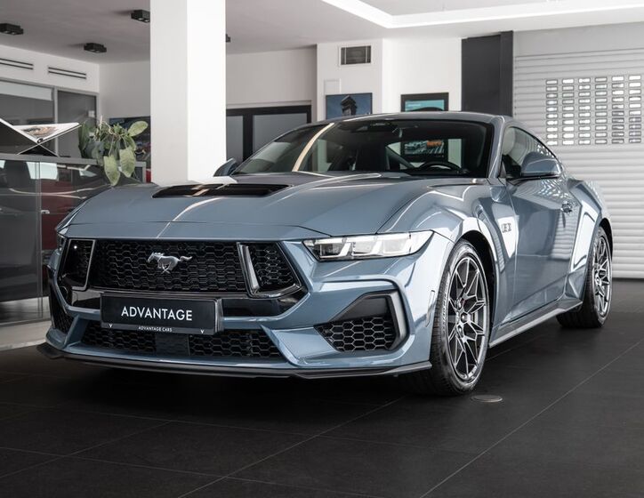 Ford Mustang 1